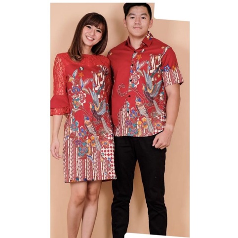 couple batik merah
