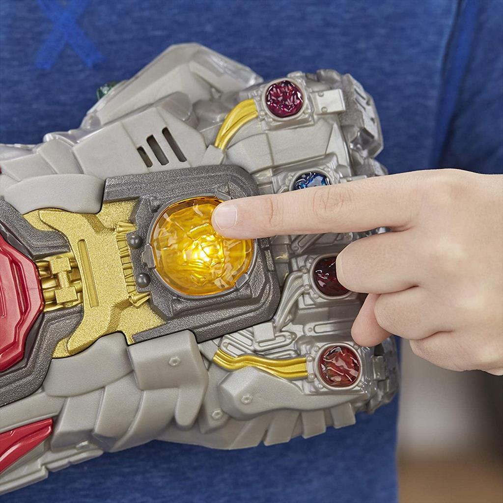 Hasbro E3385 Marvel Avengers Electronic Gauntlet Light Sound