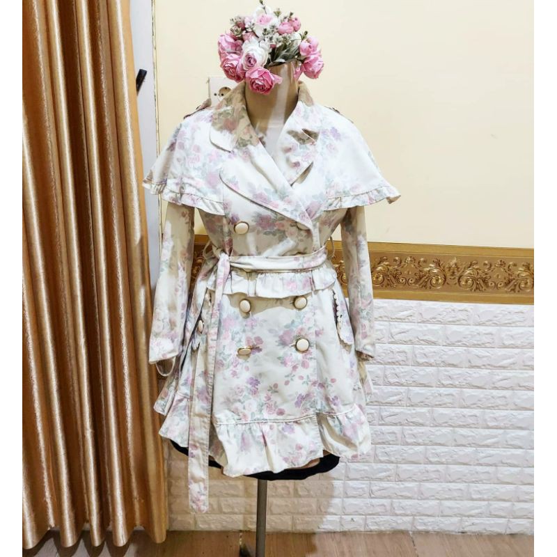 liz Lisa Trench Coat