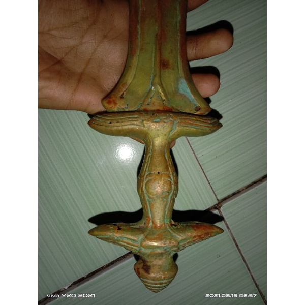 pusaka kadga era kerajaan Hindu Budha