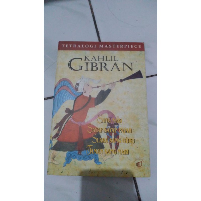 Kahlil Gibran Sang nabi sayap2 patah suara sang guru taman sang nabiC3 Oktober 2001
370 halaman
