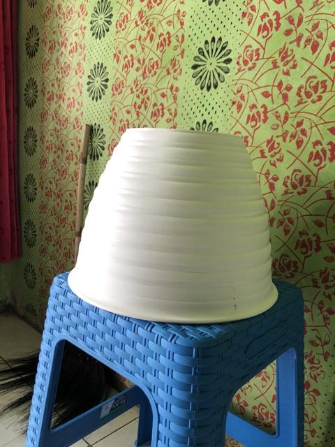 Pot Tawon 30 Cm Putih