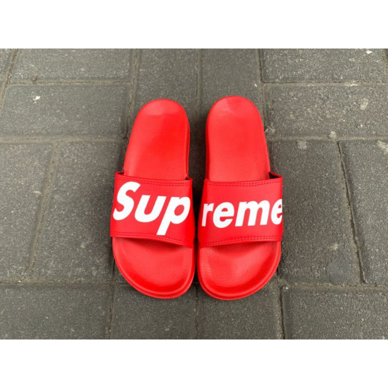 Sandal Supreme merah