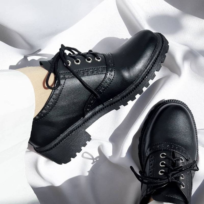 Xcloud x LikeProject Sepatu Casual Wanita DANILA Black