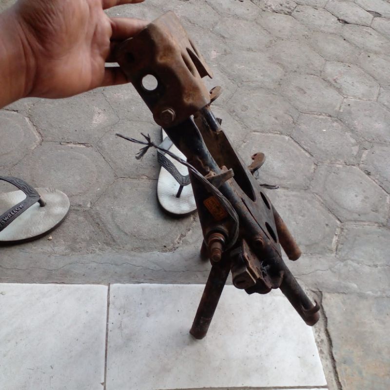 Buntutan GL 100 original Bakungan besar set seperti di foto