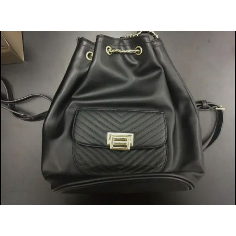 Tas wanita charles and keith