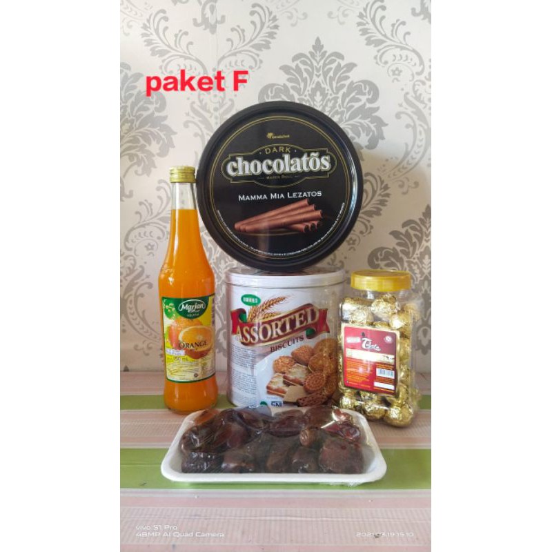 

PAKET KUE LEBARAN