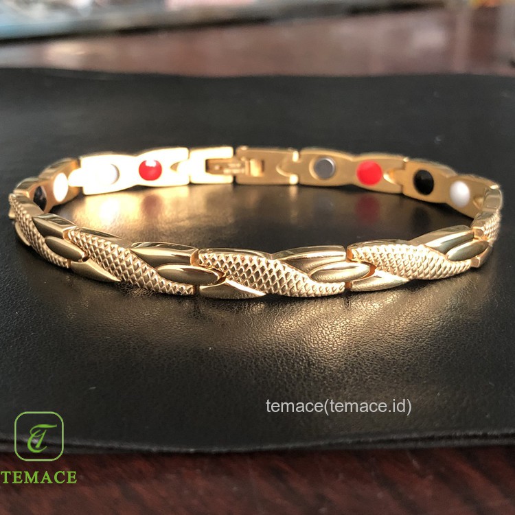 pipi Gelang Pria / Wanita Desain Anime Attack on Titan Shingeki no Kyojin untuk Hadiah Natal