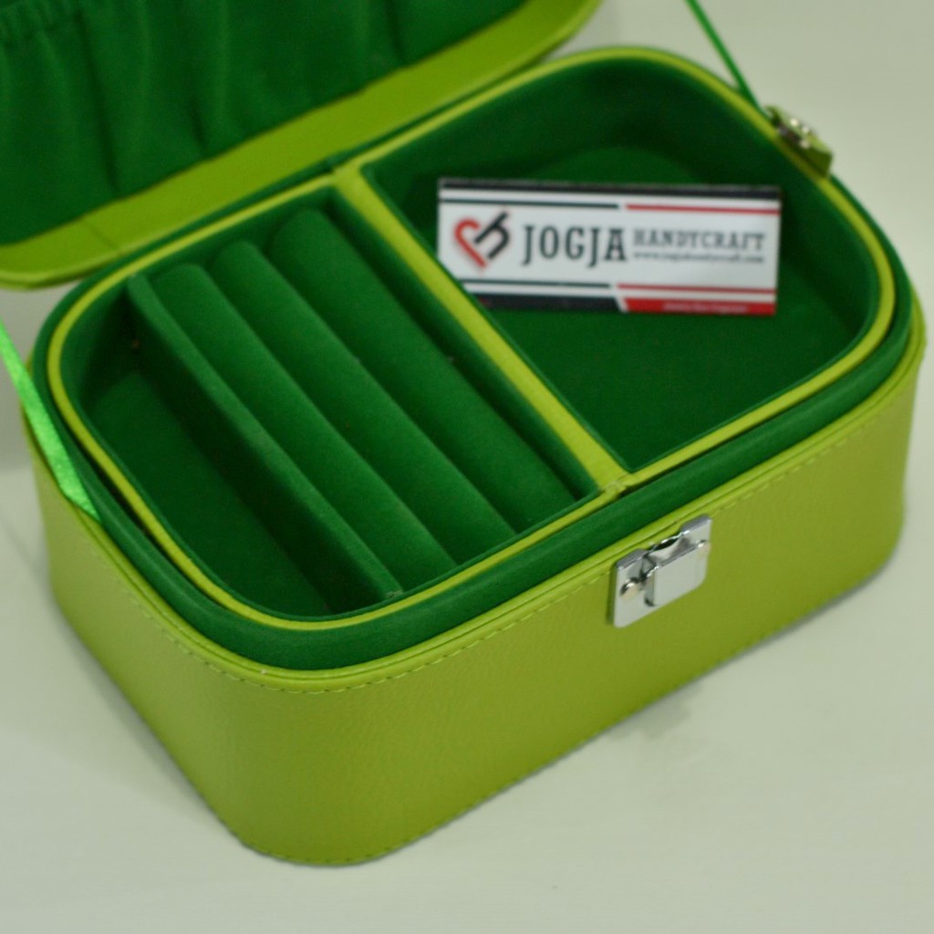 Jewelry Box / Tempat Perhiasan / Kotak Perhiasan dan Accesories (Green)