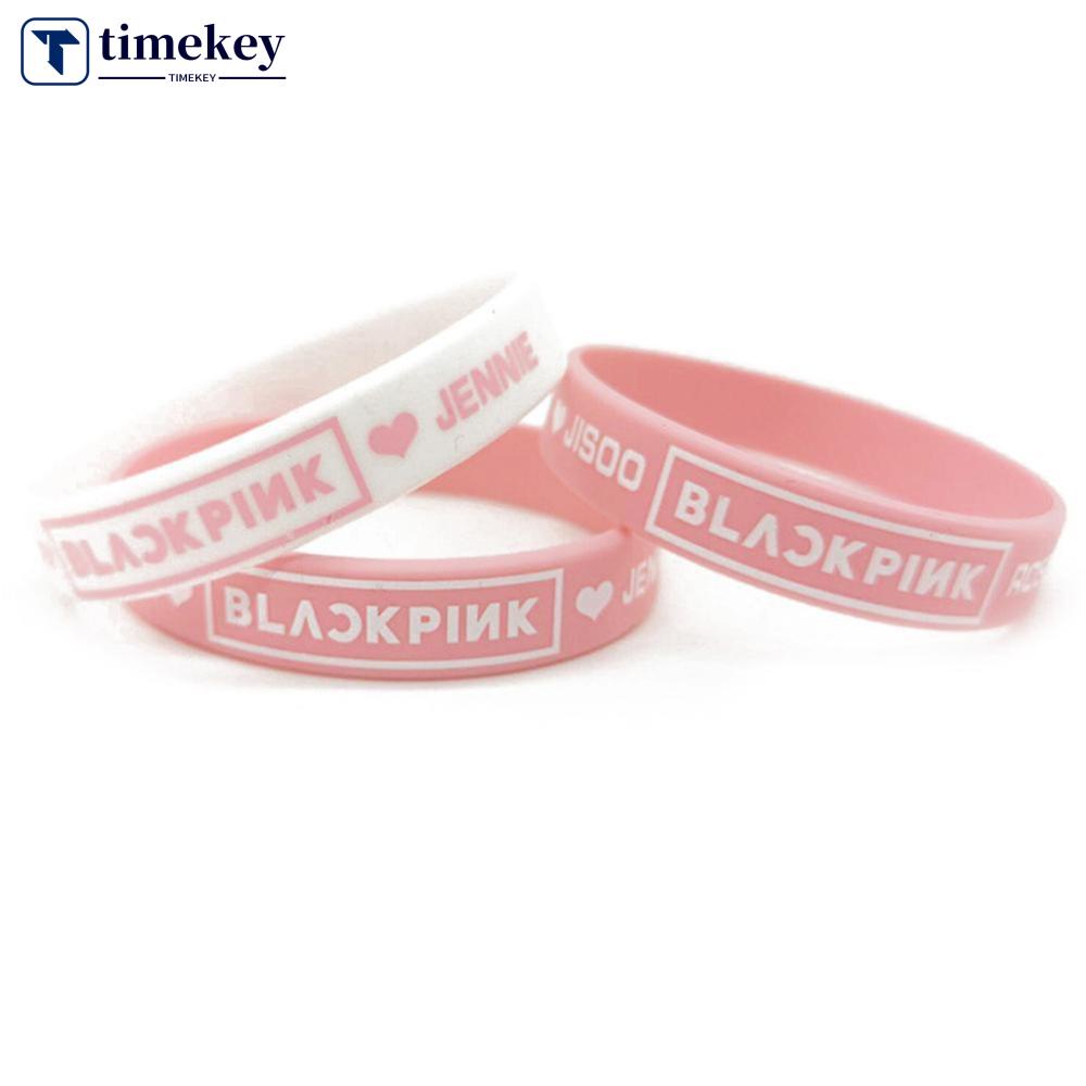 Timekey Gelang Silikon Motif Nama Anggota Grup Band KPOP BLACKPINK Warna Pinkputih X2Z2