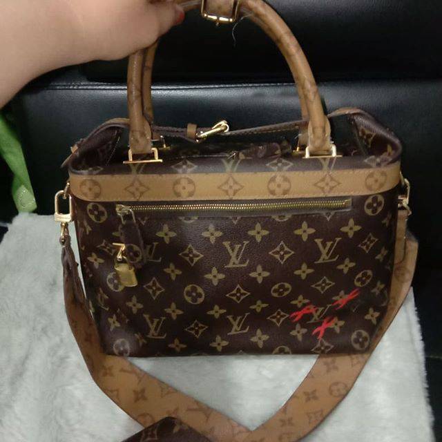 Tas Lv Mirror good preloved