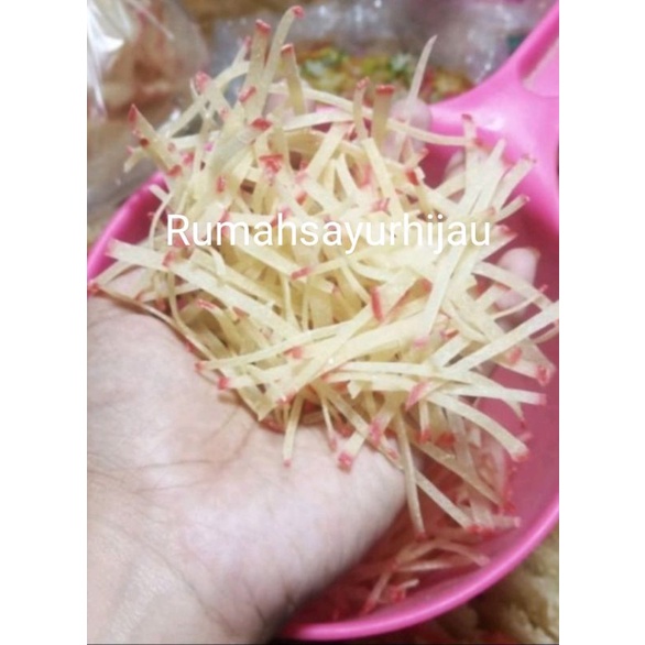 

Kerupuk Singkong Mentah Bentuk Stick Kecil / Gumbili Berat 250 Grm