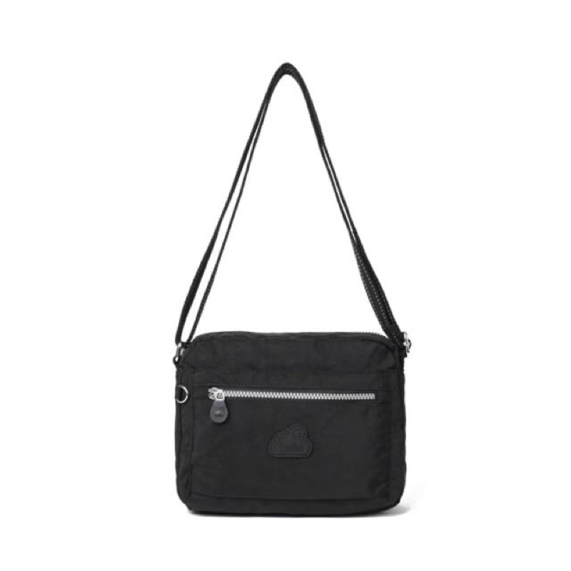 Preloved Tas Selempang Wanita Gudika