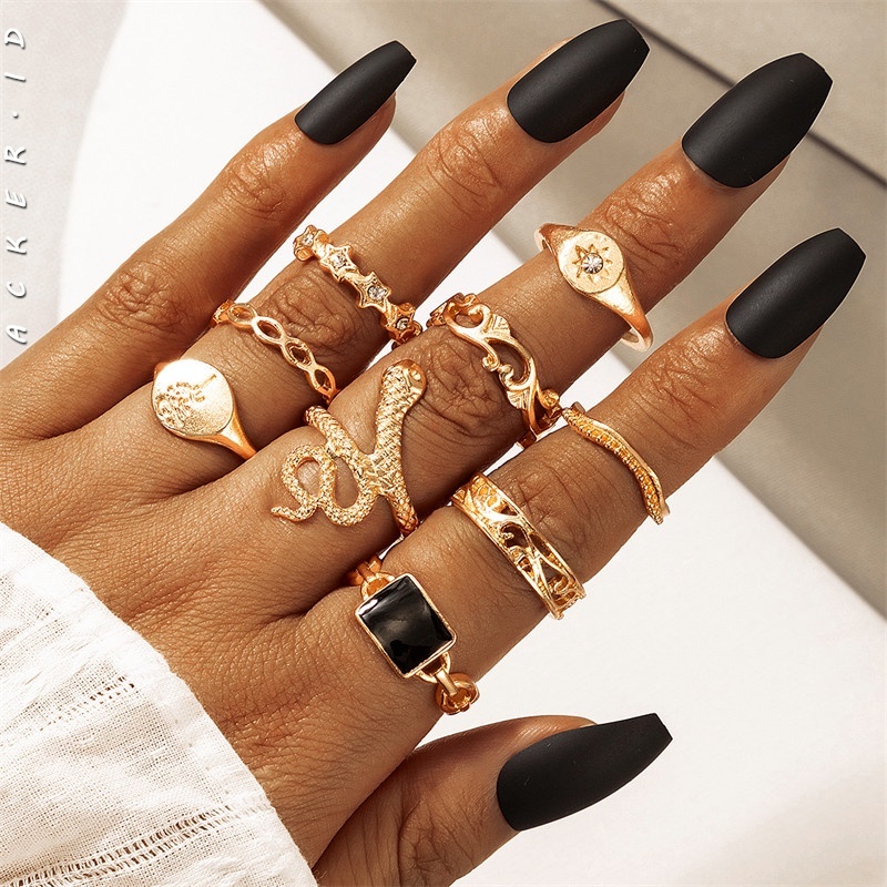 9 Pcs / Set Cincin Bentuk Geometris Warna Emas Hitam Bahan Logam Untuk Wanita