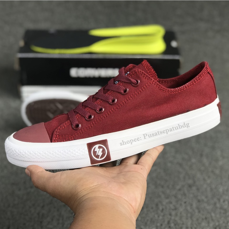 Sepatu Converse Petir Pendek X Undefeated Low Maroon