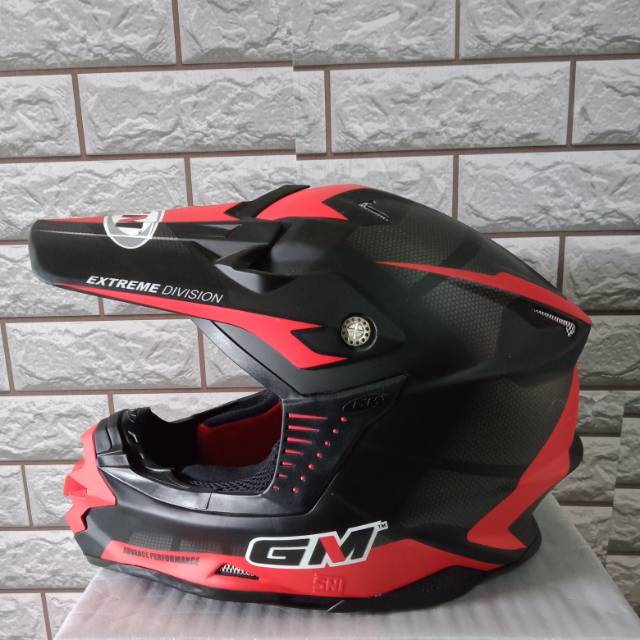 Helm GM Cross Motif