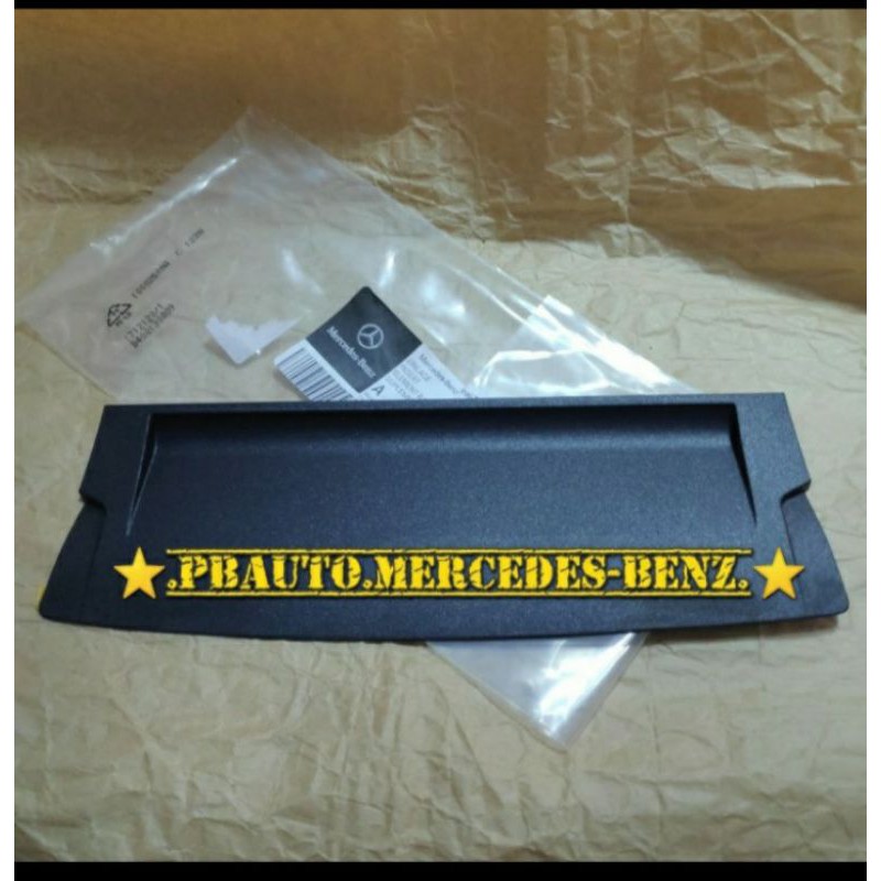 Karet bawah monitor W204 Original Mercedes Benz - tatakan monitor aksesoris interior mercy