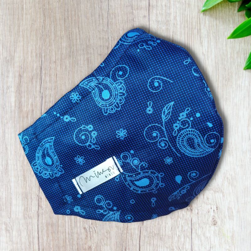 Masker kain dengan kawat hidung