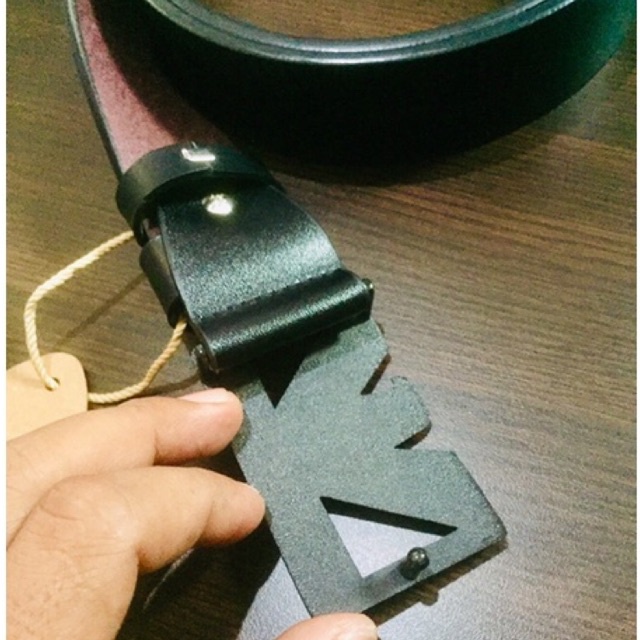 gesper pria bahan kulit sintetis impor model kepala jarum cantol ukuran 4cm #gesper #sabuk #menbelt #gesperpria #ikatpinggang #talipinggang #gspercowok #banpinggang