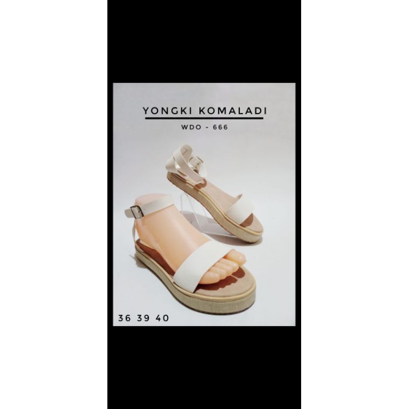 Yongki Komaladi sandal wanita sandal tali