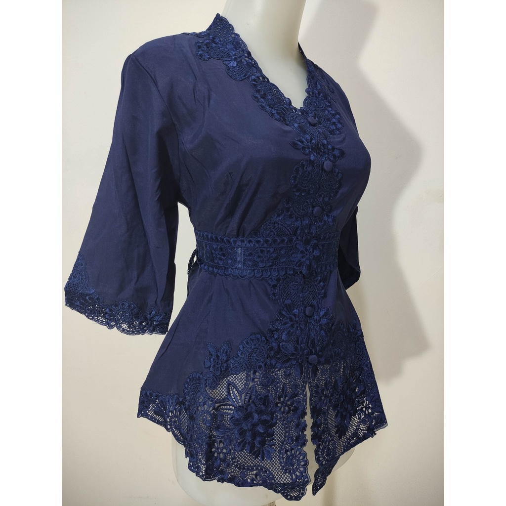 Atasan Kebaya Bordir Modern Mewah Lengan 3/4 Warna Putih|Merah Maroon|Biru Navy / Kebaya Wanita Dewasa Terbaru / Kebaya Akad Nikah Kekinian / Kebaya Wisuda Elegan / Kebaya Kondangan Moderen Cantik Tiara-Navy Senada