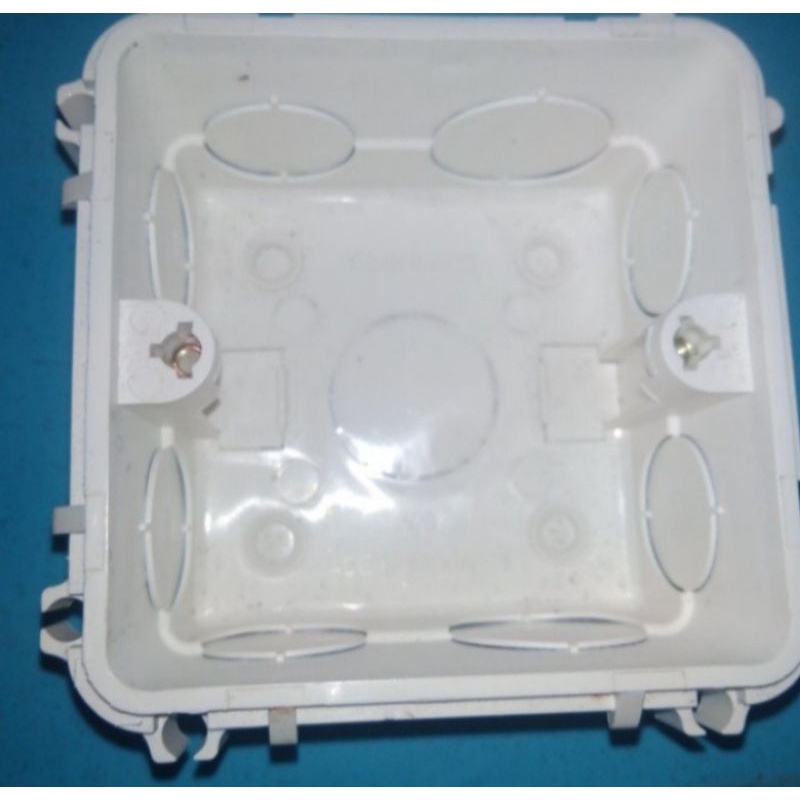 inbow dus masko 528/ rumah saklar ib dus