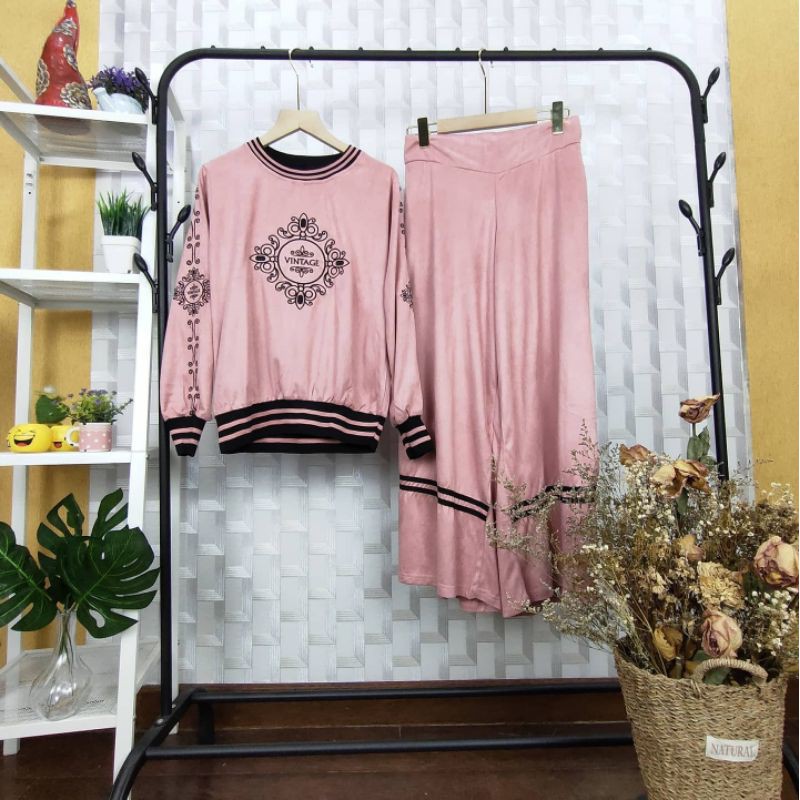 

Vintage set