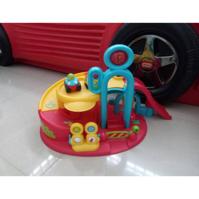 Preloved ELC whizz world garage