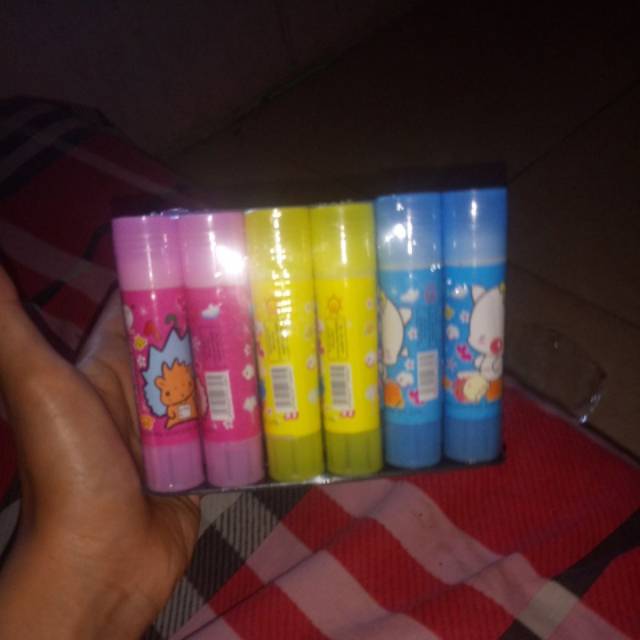 

Lem kertas