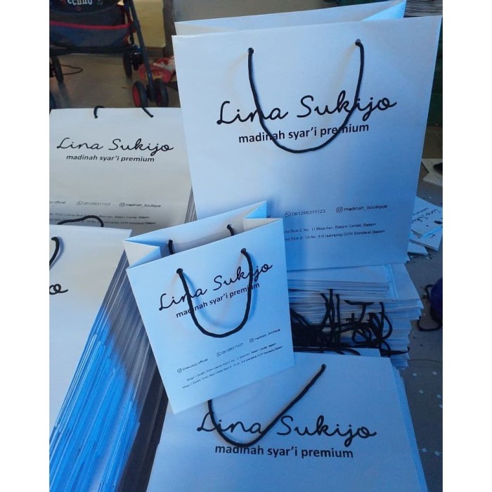 

PROMO Paper Bag mini warna putih - Putih sablon