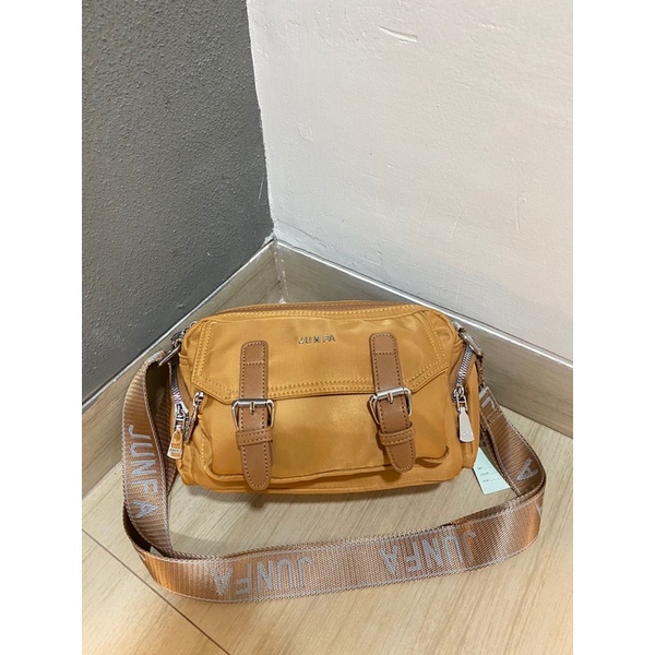 Tas selempang Junfa Bahan Parasut Terbaru. Size 27x12x15 cm. Tas Wanita Tas Selempang wanita Import Tas Junfa Import BEST SELLER TERBARU BISA BAYAR DITEMPAT.!!!!