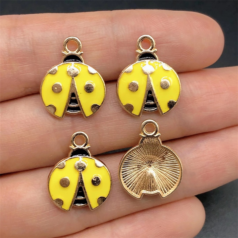 4pcs Liontin Bentuk Kumbang Hexapod Bahan Alloy Untuk Membuat Perhiasan Anting