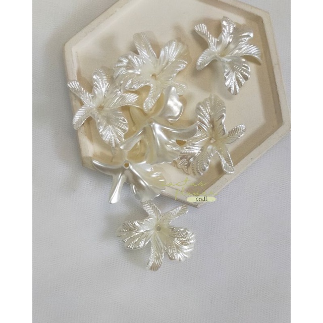 Manik Mote Kelopak ORCHID IVORY