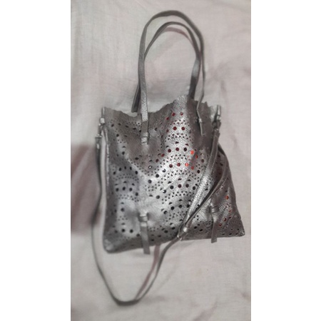 ❌SOLD❌Tote Silver second/ thrift/ preloved ball