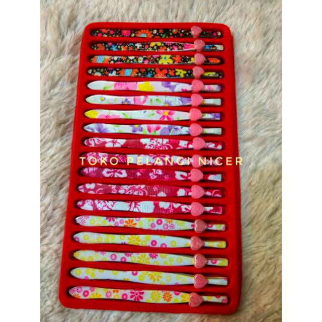 Pinset atau Penjepit Bulu Mata Motif Cantik