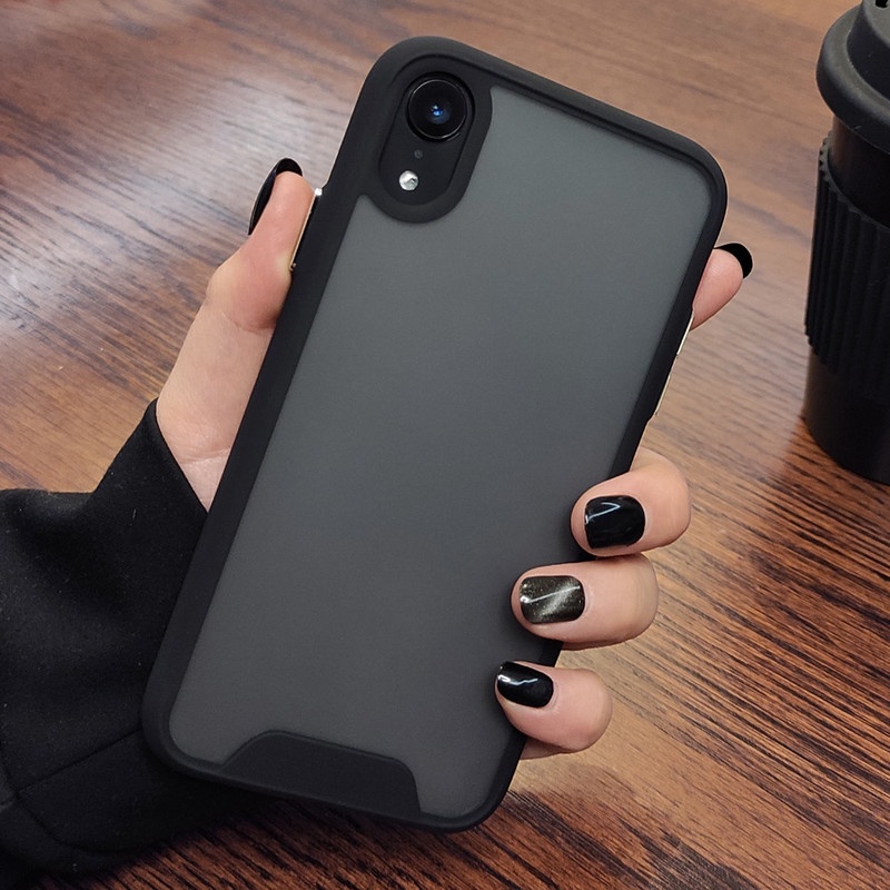 Casing IPhone 11 12 13 Pro X XR XS Max 6 6s 7 8 Plus SE2020 Warna Hitam Translucent