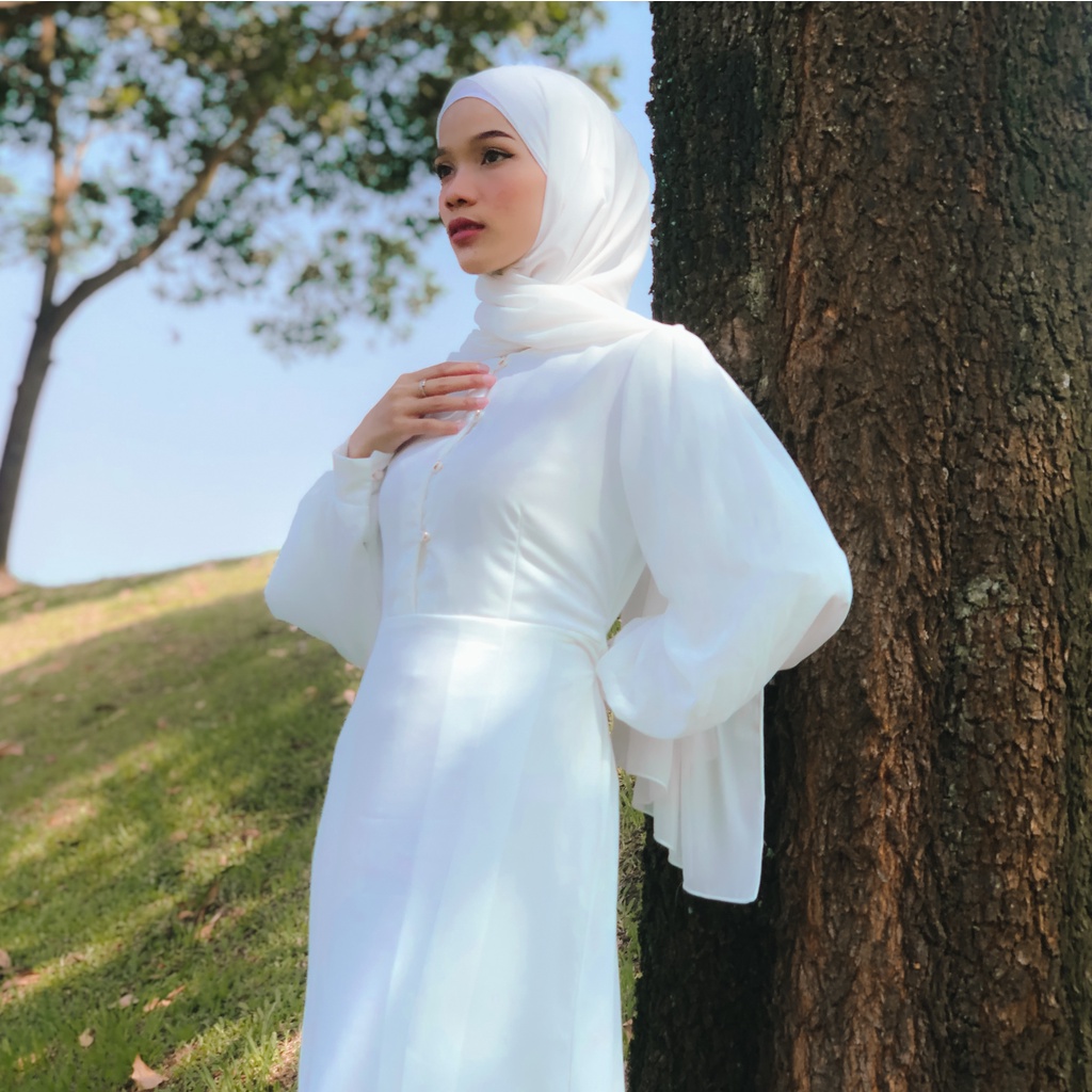 RAVALLA DRESS BYGIAGIO dress akad simple gaun wedding pernikahan baju muslim putih gaun lamaran elegan pakaian wanita pesta elegan fashion korea dres lebaran cantik anggun mewah nyaman gaun duyung vintage fashion dress bahan ceruty baby doll furing tebal