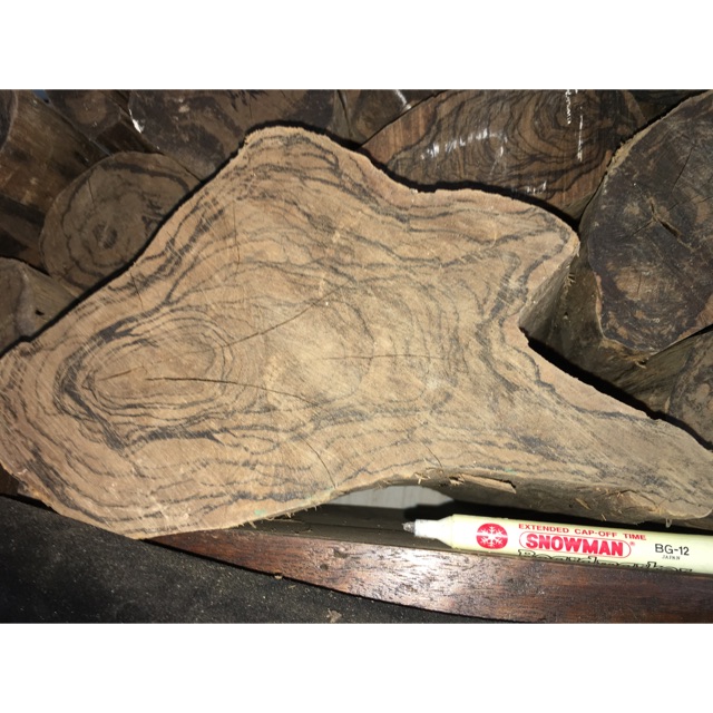 

Gaharu Loreng asal Kalimantan. /kg