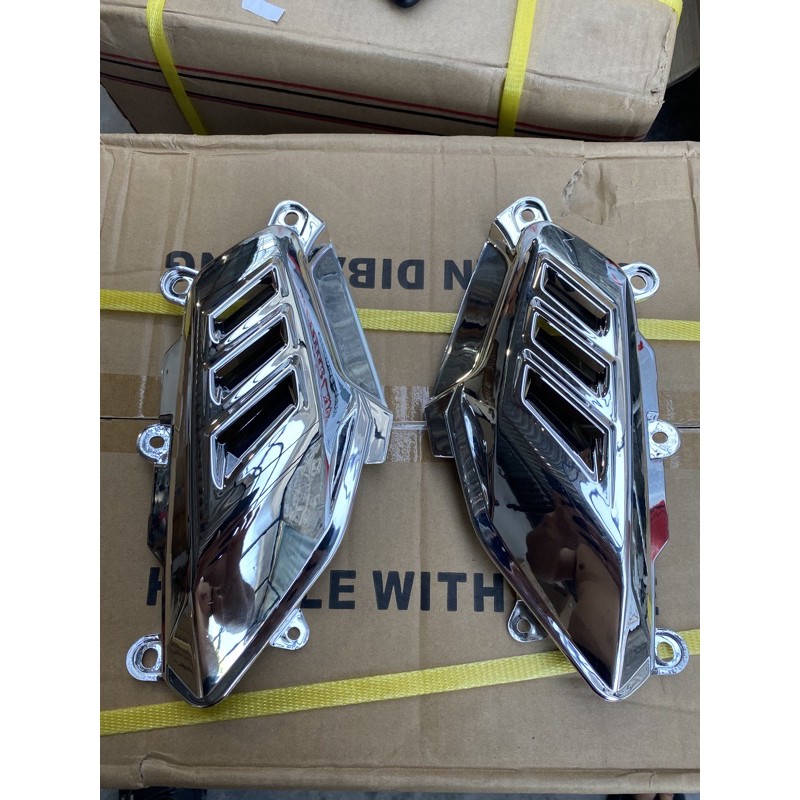 cover pijakan kaki nmax  / sirip hiu nmax