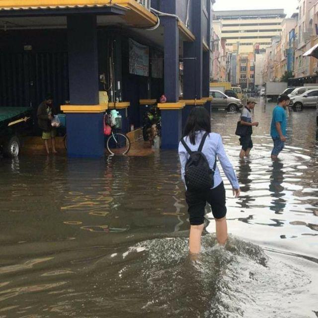 Peralatan Makan Travel Set Pouch -  Sendok Garpu Sumpit Travel