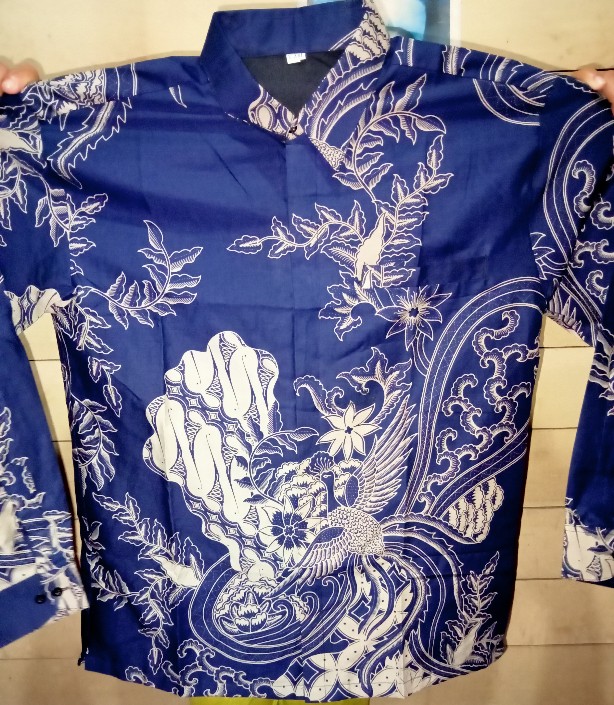 Kemeja Batik Navy Lengan Panjang Bahan Katun Halus Motif Peksi