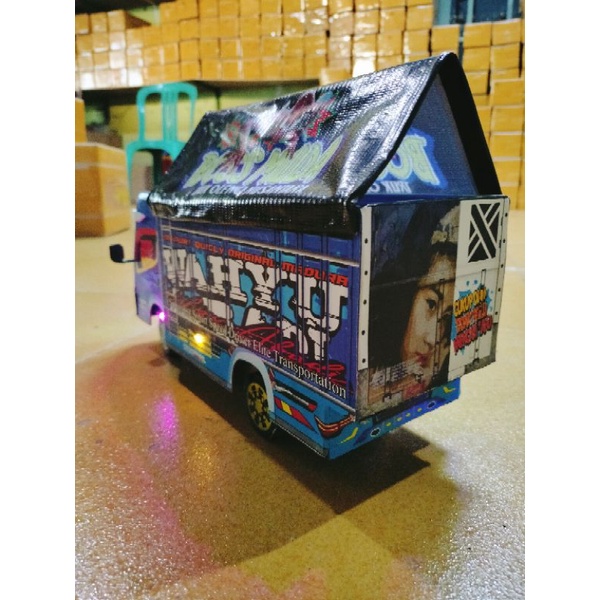 ( COD )miniatur truck oleng Wahyu abadi BISA CUSTOM FOTO DAN NAMA DI PINTU BELAKANG