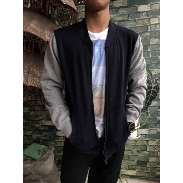 (SOLD OUT/SUDAH TERJUAL)JAKET VARSITY MURAH NYAMAN ORIGINAL PRIA/COWO  ORIGINAL USALL