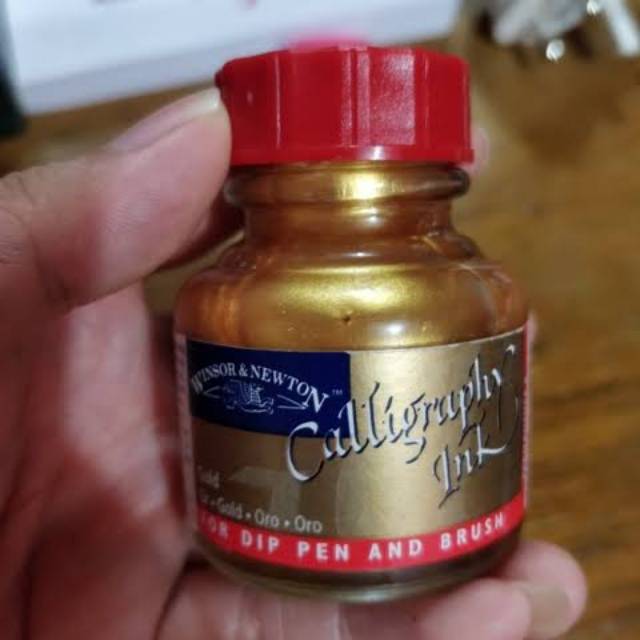 

Winsor & newton gold calligraphy ink 30ml
