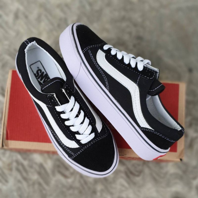 Vans Oldskool Wanita. Vans Peach, Vans Hitam Pink, Vans Cream, Vans Ukuran 36-40. Grade Ori