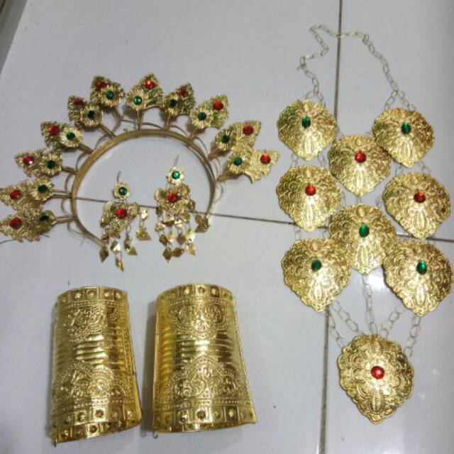 Set Perhiasan Paseeppi Adat Bugis Makassar Kalung Gelang Bando Dan Anting Shopee Indonesia