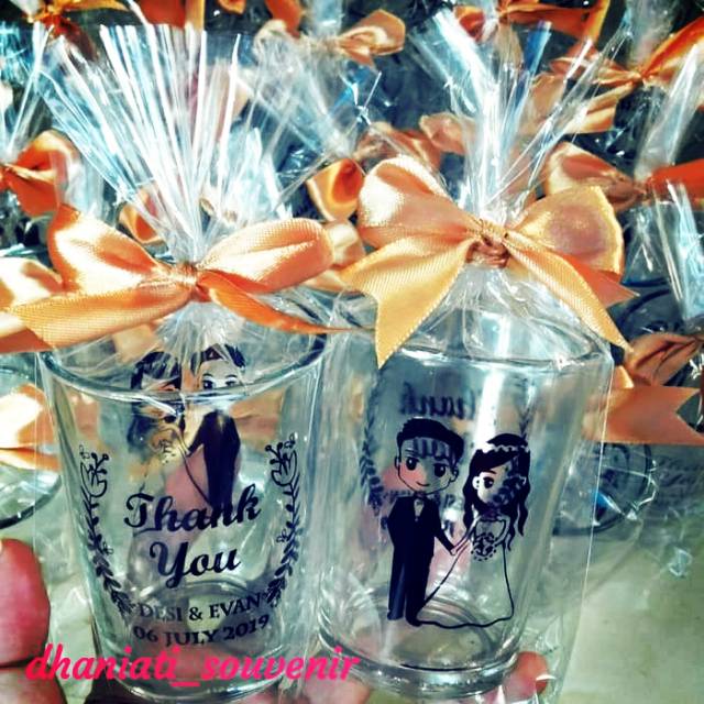 souvenir pernikahan ultah gelas sloki/ jamu + kemasan