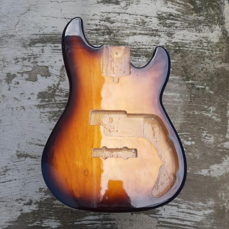 Body Bass Marcus Miller 5string Sun Burst