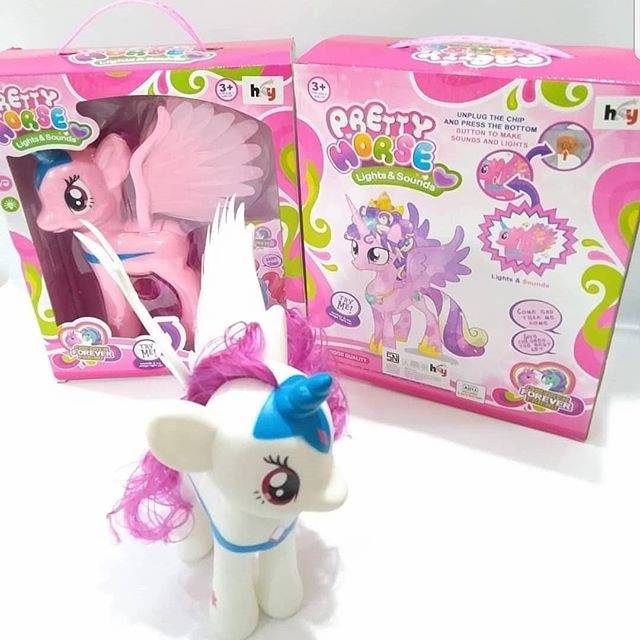 Pretty horse kuda poni