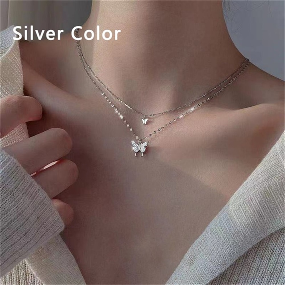 Kalung Choker Rantai Multilayer Dengan Liontin Bulan Sabit Aksen Kristal Untuk Wanita